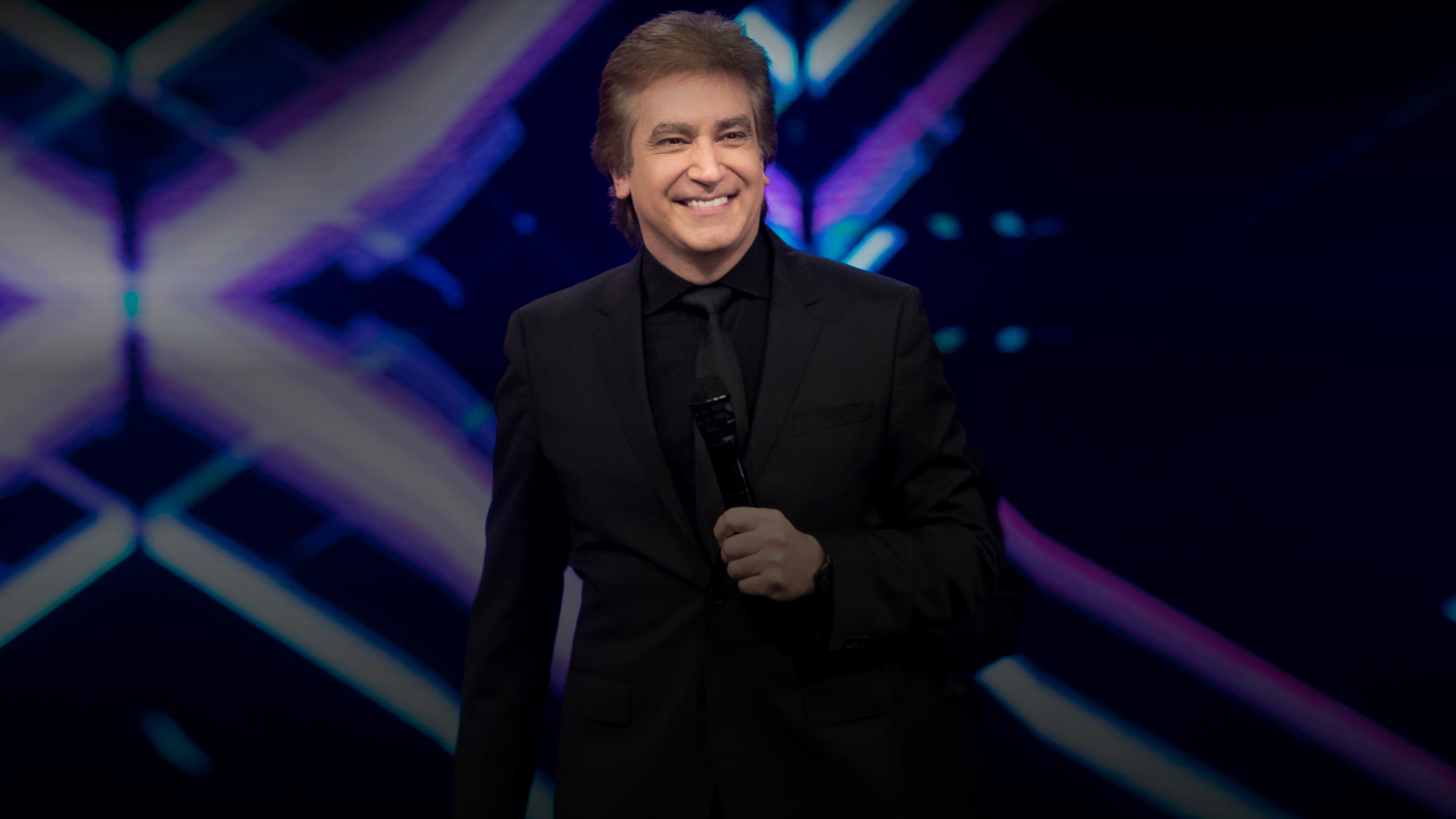 Dante Gebel performing live on stage